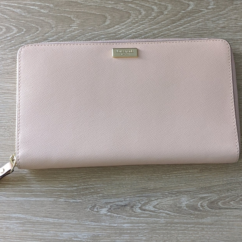 Kate Spade Oversized Wallet